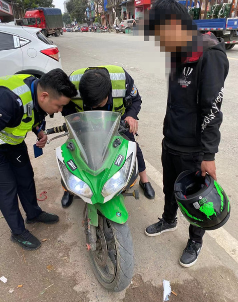 ���h�����_չ������Ħ��܇���(xi��ng)�����Є�(d��ng)